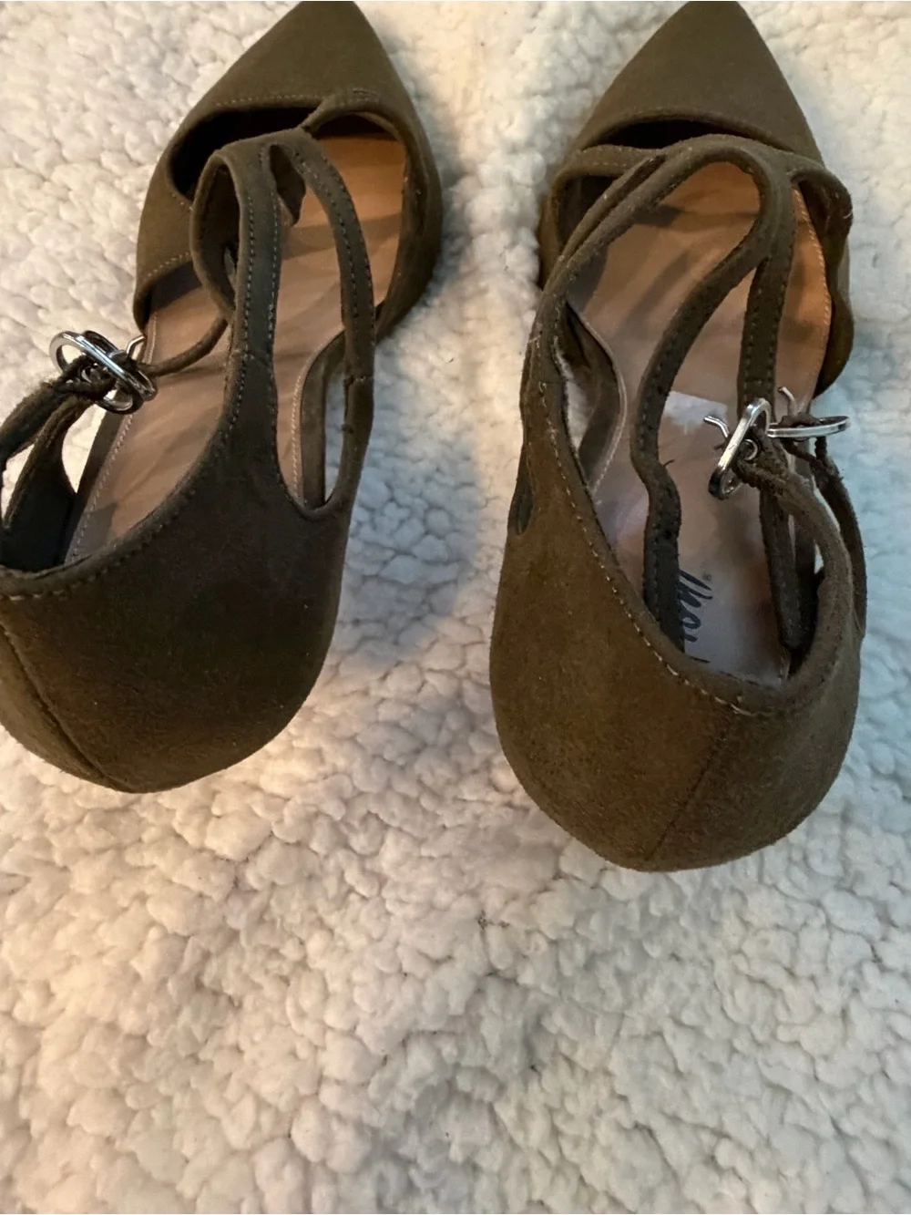 FIONI Clothing Olive Pointed-Toe Strappy Heels